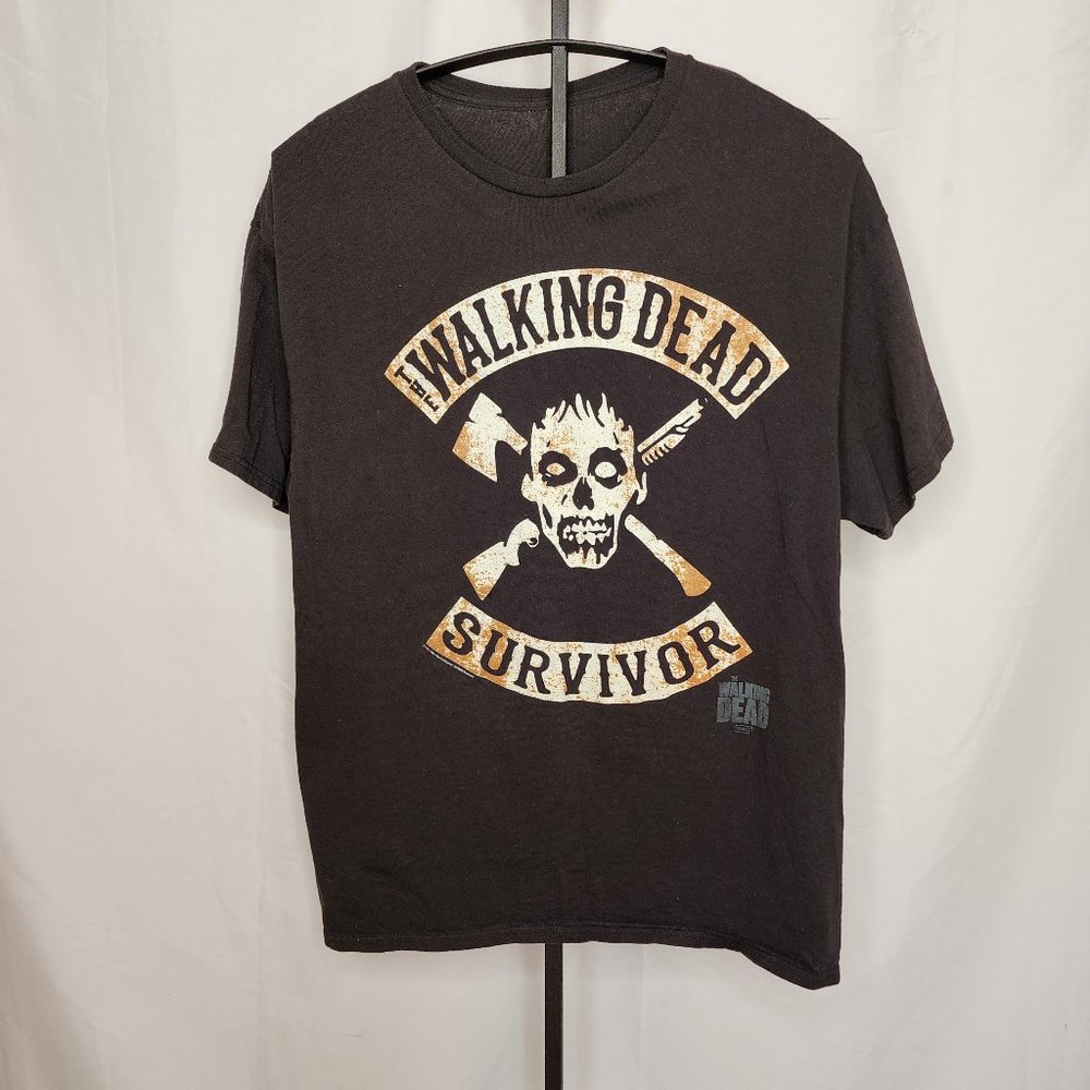 The Walking Dead Survivor AMC T-Shirt Black Fits Like Large Short Sleeves.